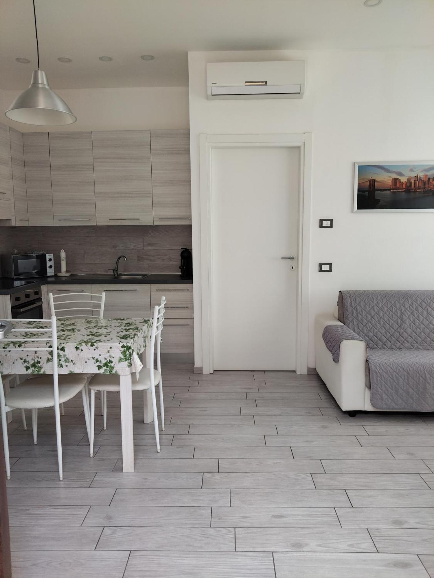 La Casalina Apartment Оменя Екстериор снимка